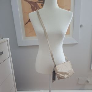 100% leather shoulder bag